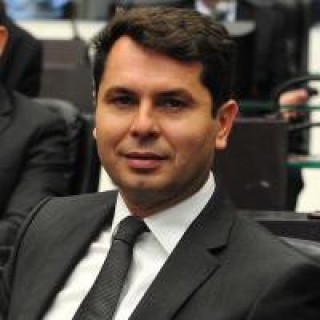 DEPUTADO ALEXANDRE CURI DEIXA O PSD E SE FILIA NO REPUBLICANOS PARA DISPUTAR O GOVERNO DO PARANÁ.